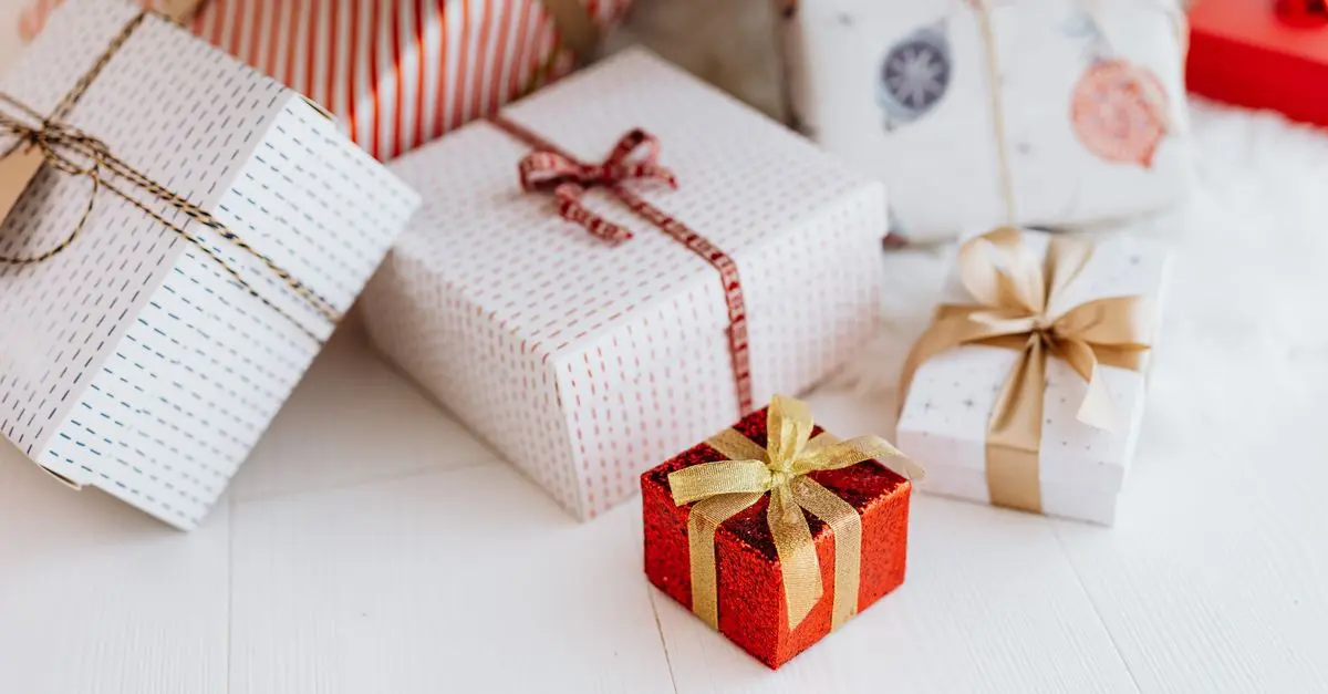 Comment Choisir le Cadeau de Noël Parfait à Revendre
