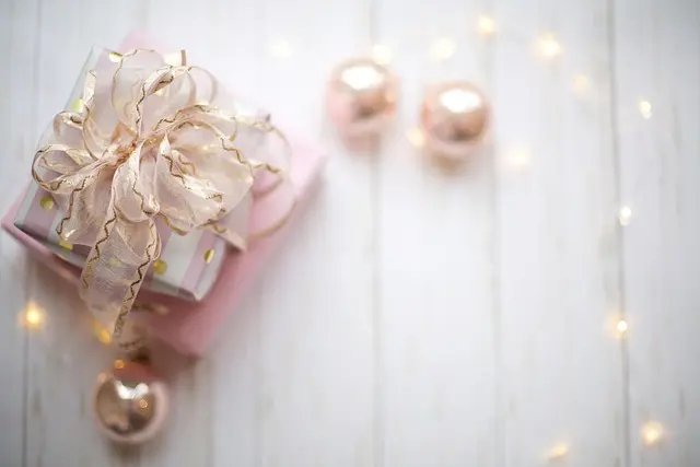 Comment déterminer le meilleur prix pour revendre vos cadeaux de Noël