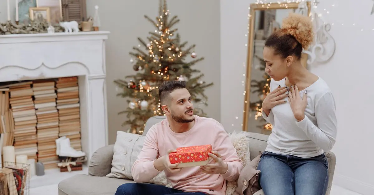 Comment la psychologie influence la revente des cadeaux de Noël